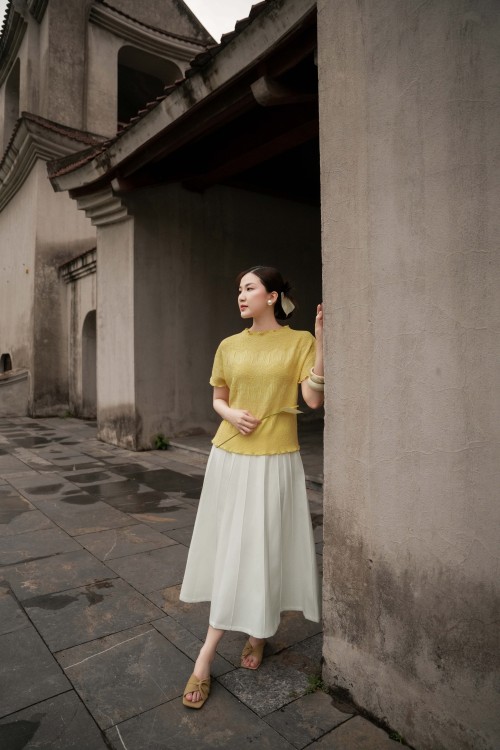 Sixdo Yellow Crinkle Woven Blouse